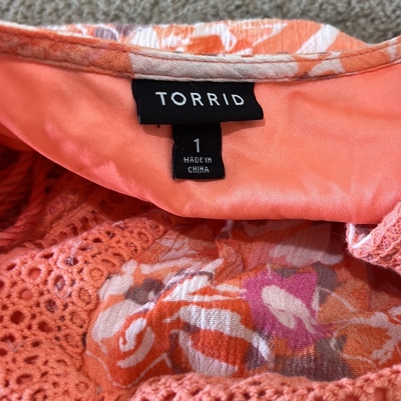 Torrid Lace Up Tea Length Crinkle Gauze Floral Coral Dress - Size 1X - Picture 9 of 10
